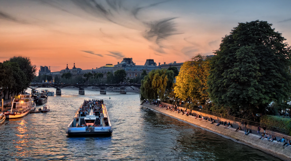 the Scenic Seine Riverbanks
