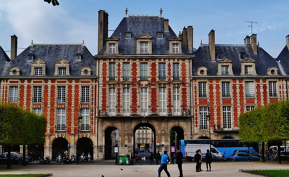 Place des Vosges Baroque buildings on self-guided tour