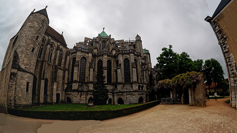 The 10 Most Beautiful Gothic Cathedrals in France (A Traveler’s Guide)