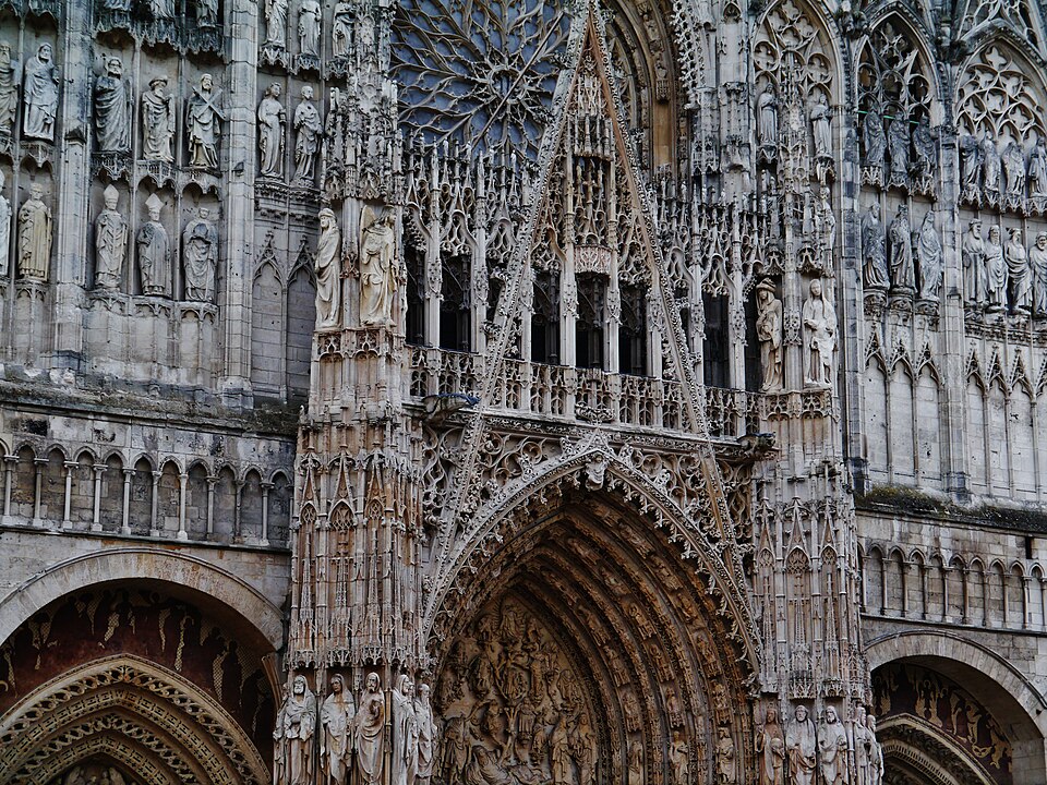 Rouen Cathédrale Primatiale Notre-Dame-de-l'Assomption Fassade Wimperg by Wikimedia Commons