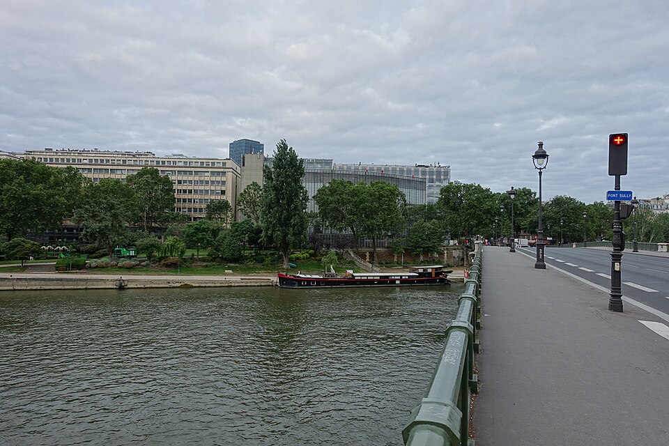 Paris Notre Dame from Institut du monde arabe (the Arab World Institute)