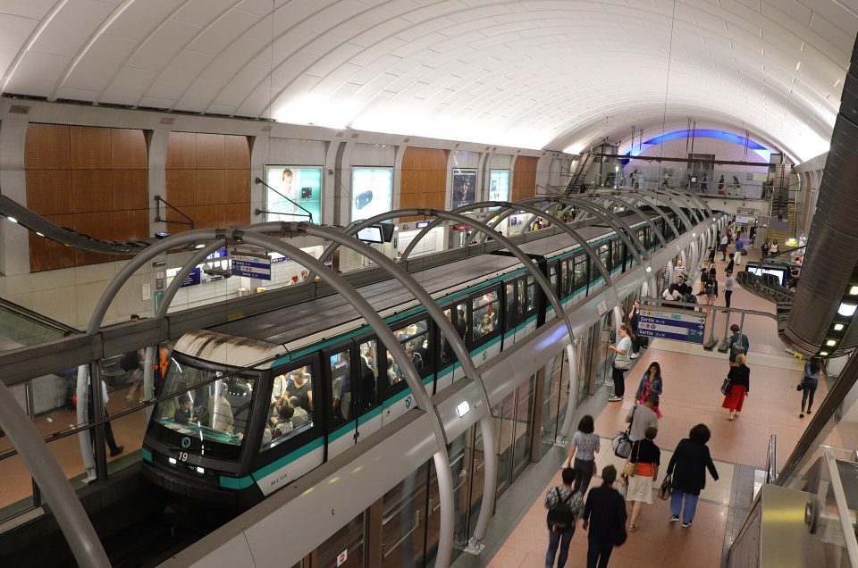 Funiculaire de Montmartre Ticket t+ Navigo: How to Get to Montmartre by Metro and Funicular